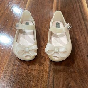Mini Melissa nude bow shoes